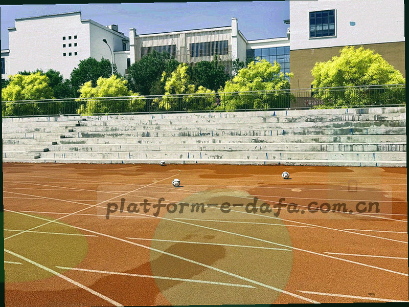 俯拍青海干线路网与仓储节点，青蓝色调呈现网点沿干线的密度分布